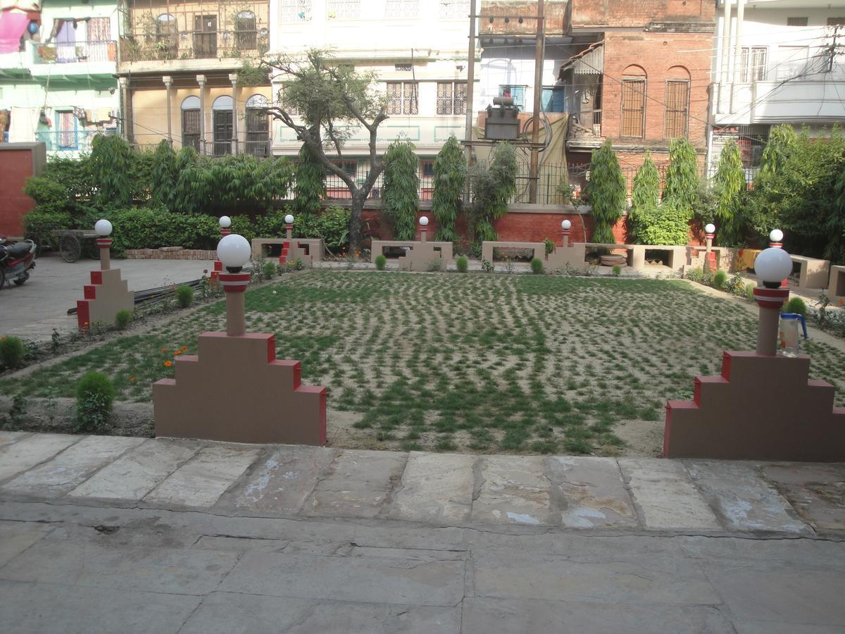 Balaji Palace Varanasi Bagian luar foto
